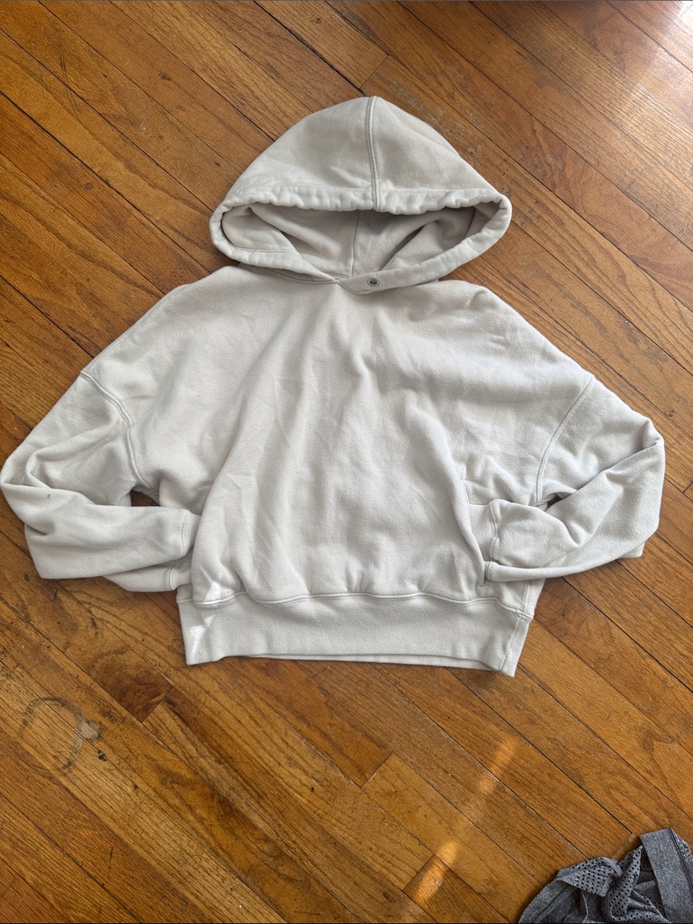 Abercrombie & Fitch Light Gray cropped Hoodie - Picture 3 of 4